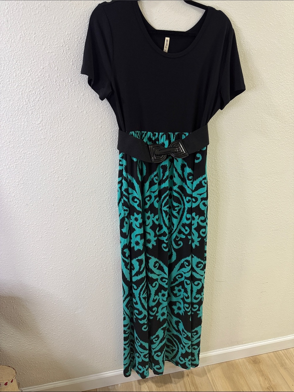 Grecerelle SZ XL Black and Teal Patterned Short-Sleeve Maxi Dress with Belt NWOT